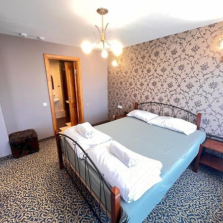 Park Hotel Ķekava Eksteriør billede