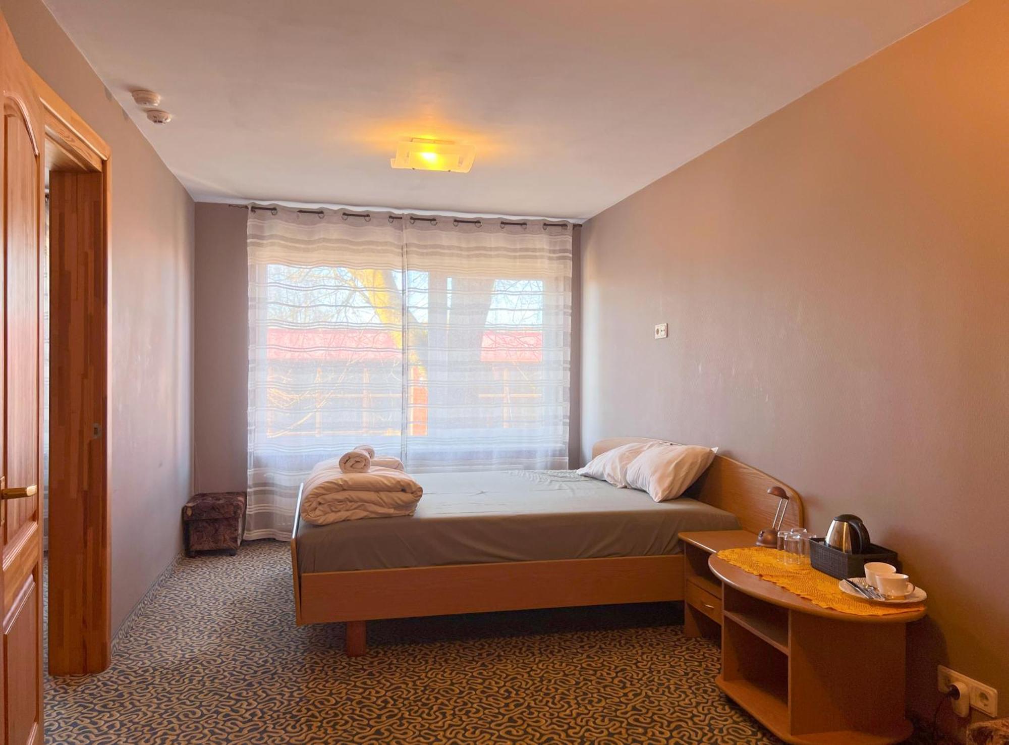 Park Hotel Ķekava Eksteriør billede